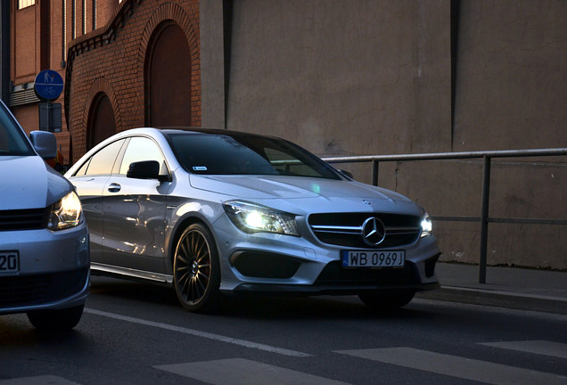 Mercedes-Benz CLA 45 AMG C117