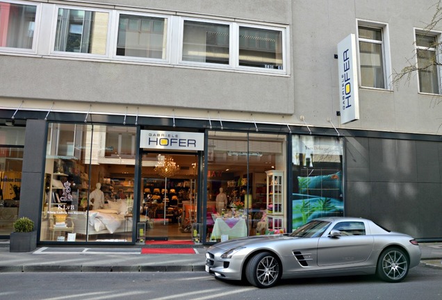 Mercedes-Benz SLS AMG