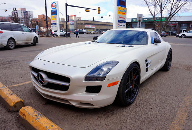 Mercedes-Benz SLS AMG