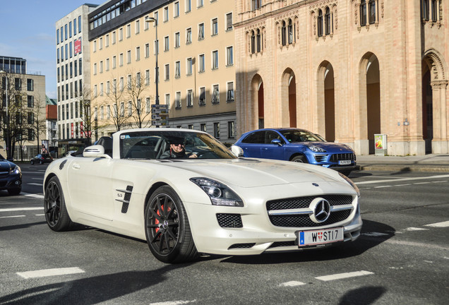 Mercedes-Benz SLS AMG Roadster