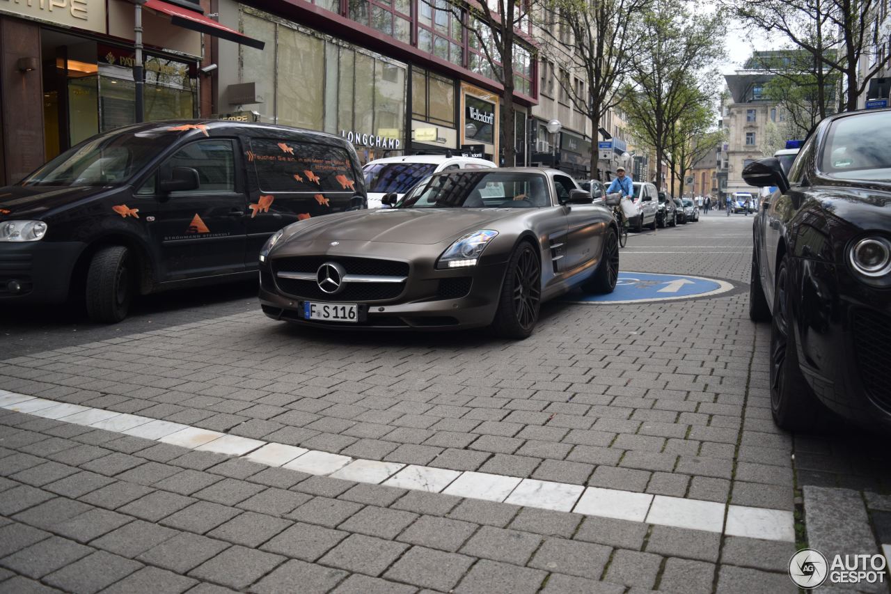 Mercedes-Benz SLS AMG