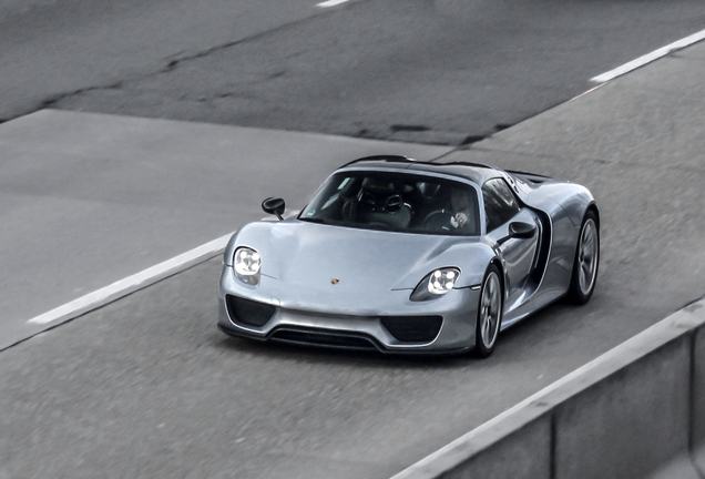 Porsche 918 Spyder Weissach Package