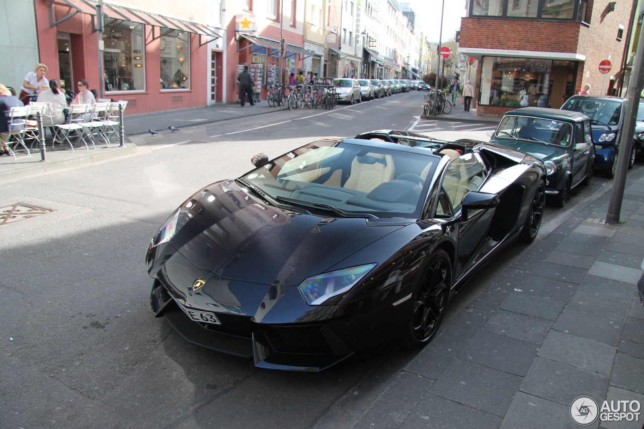 Lamborghini Aventador LP700-4 Roadster