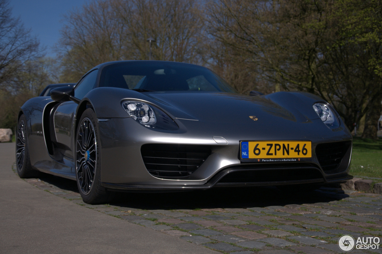 Porsche 918 Spyder Weissach Package