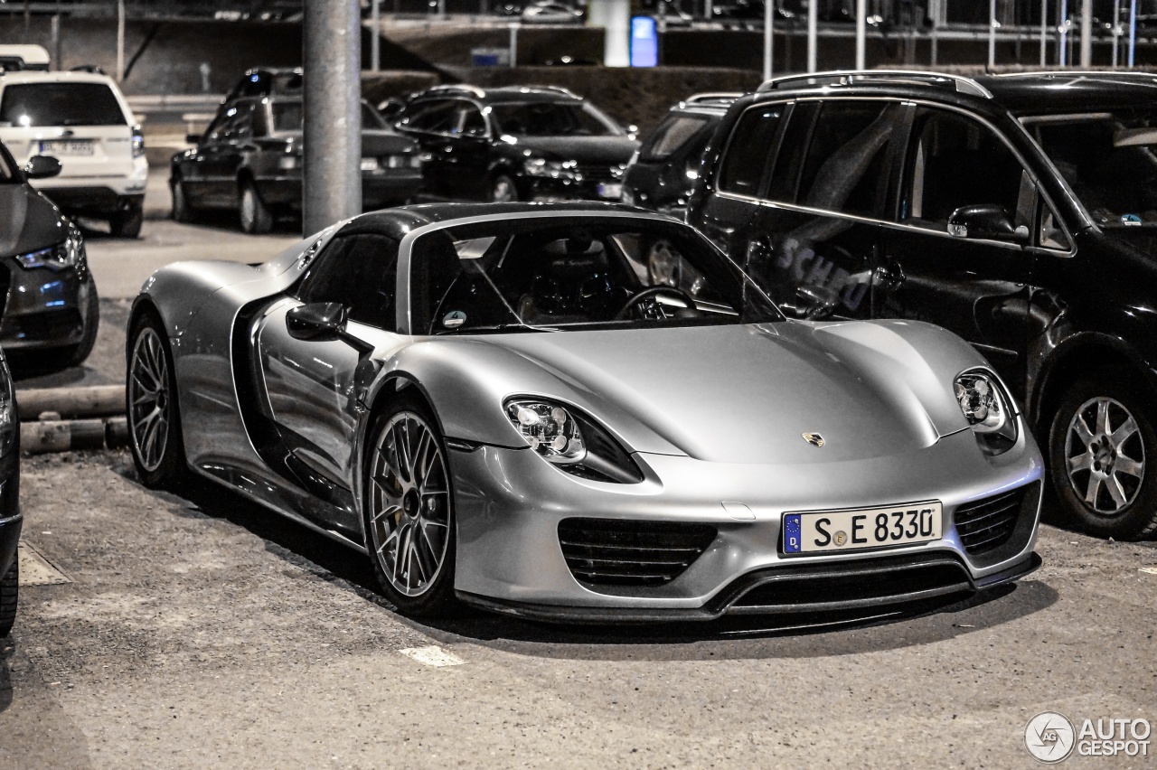 Porsche 918 Spyder Weissach Package