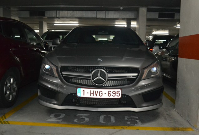 Mercedes-Benz CLA 45 AMG C117