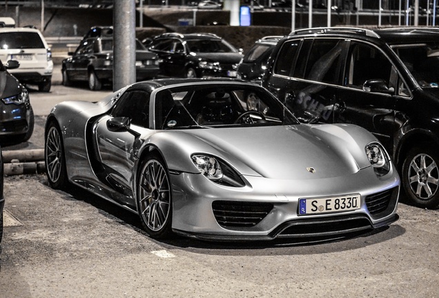 Porsche 918 Spyder Weissach Package