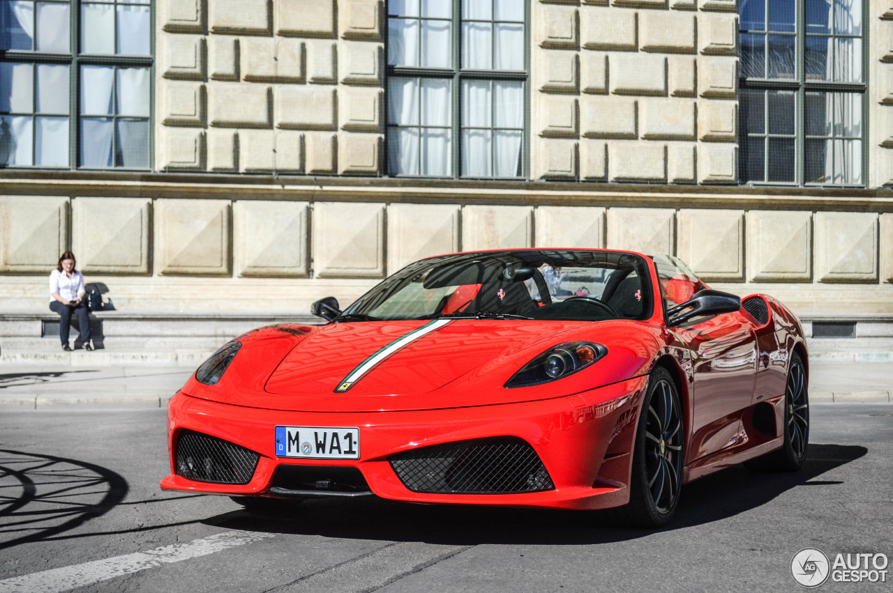 Ferrari Scuderia Spider 16M