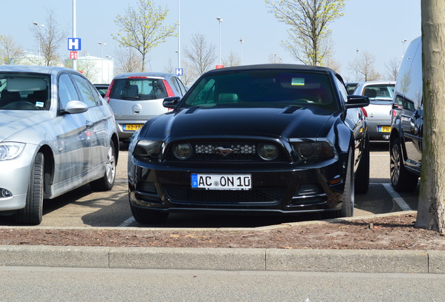 Ford Mustang GT Convertible 2013