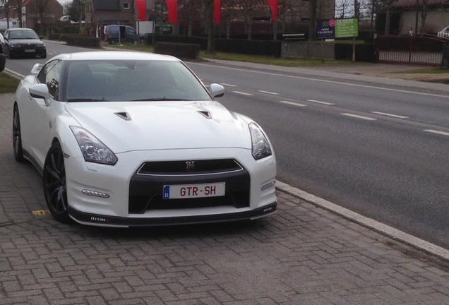 Nissan GT-R 2011