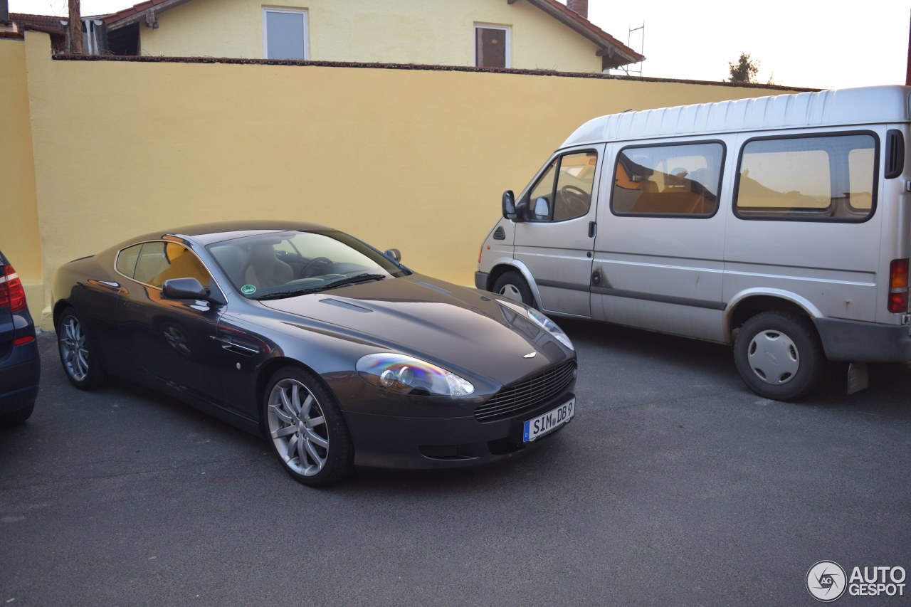 Aston Martin DB9