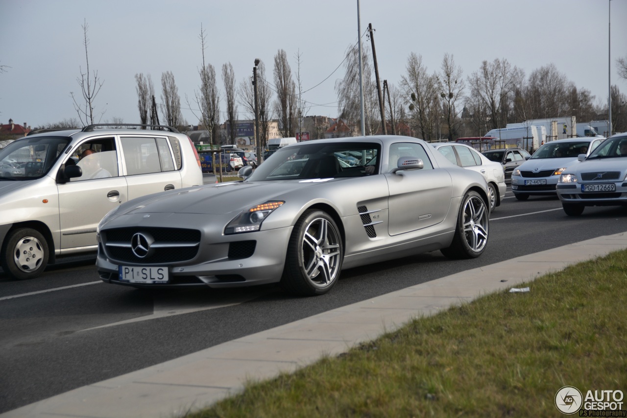 Mercedes-Benz SLS AMG