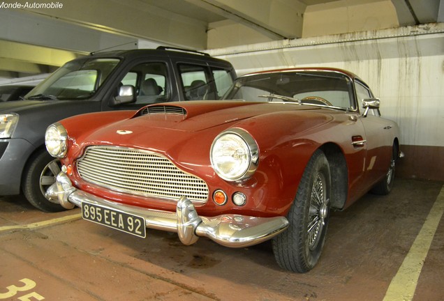 Aston Martin DB4