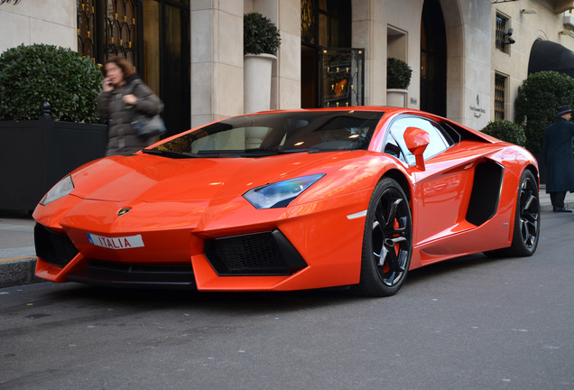 Lamborghini Aventador LP700-4