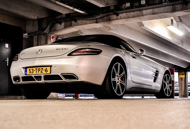 Mercedes-Benz SLS AMG Roadster