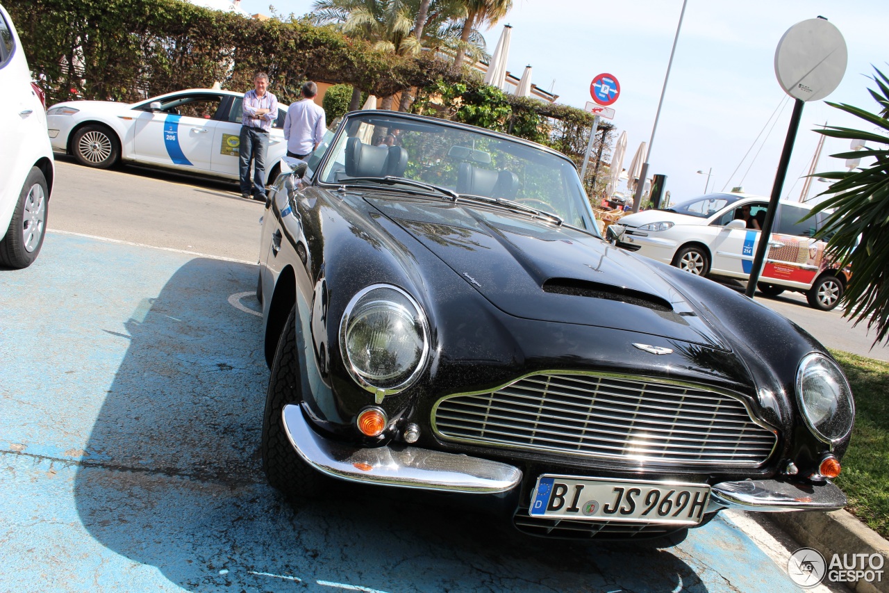 Aston Martin DB6 Vantage Volante