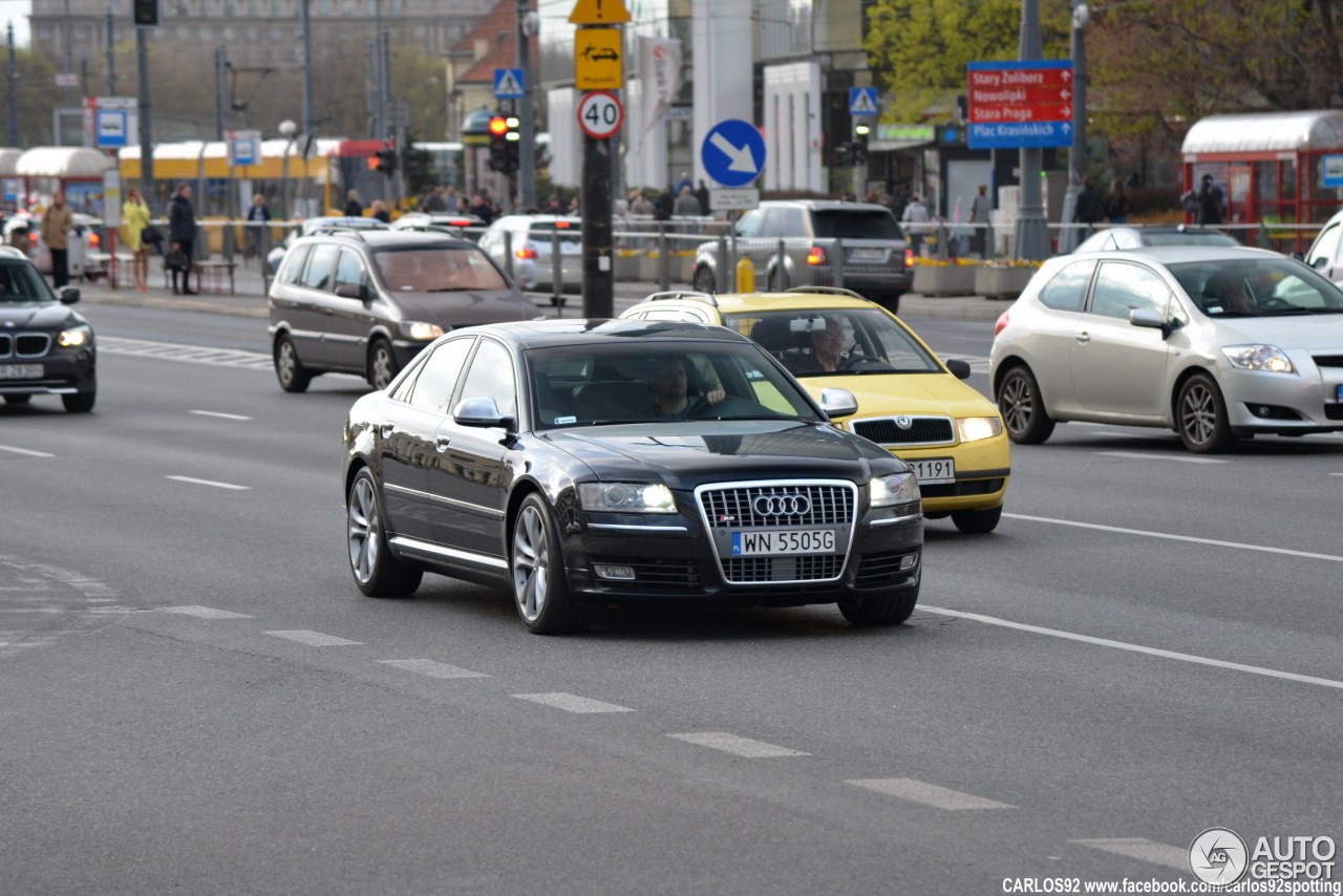 Audi S8 D3