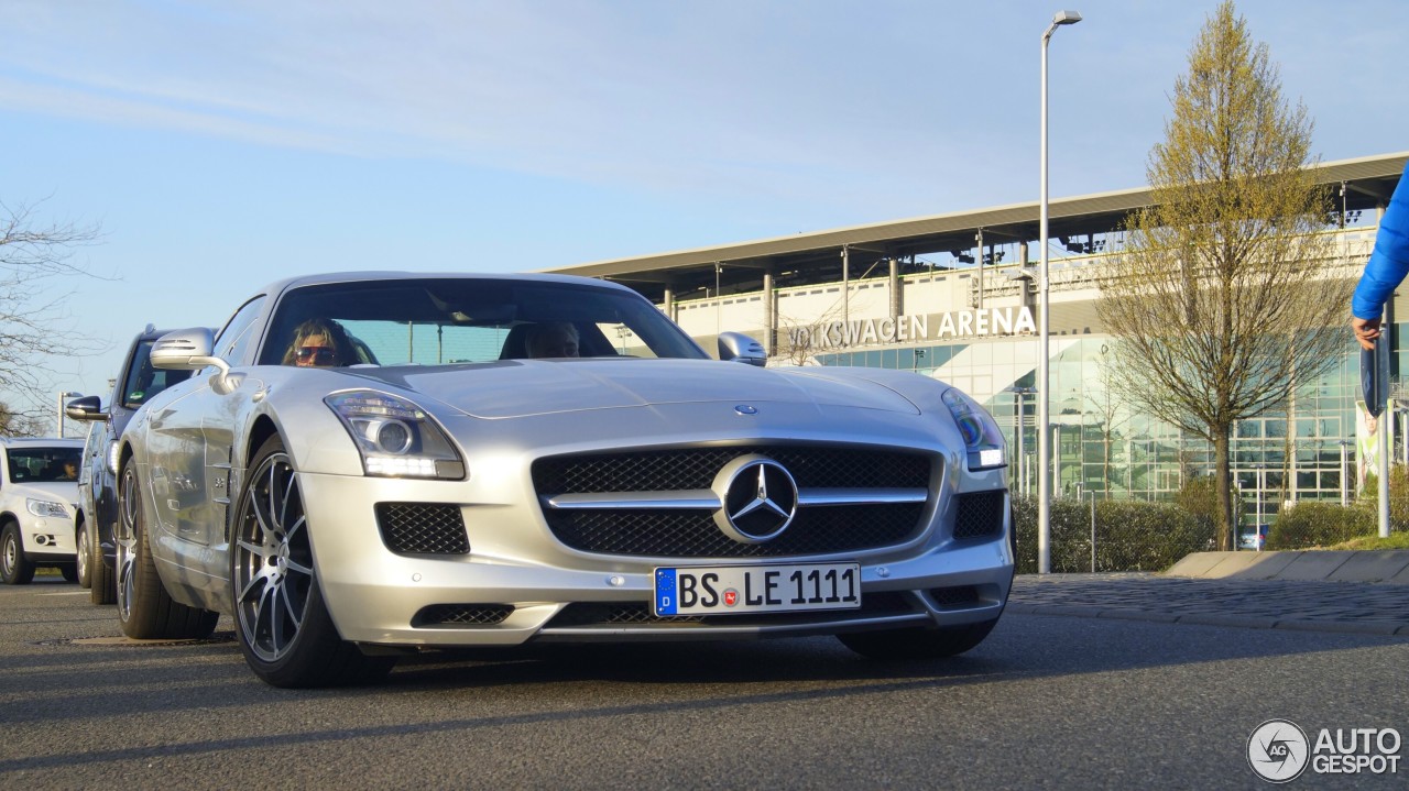 Mercedes-Benz SLS AMG