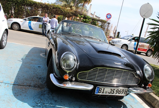 Aston Martin DB6 Vantage Volante