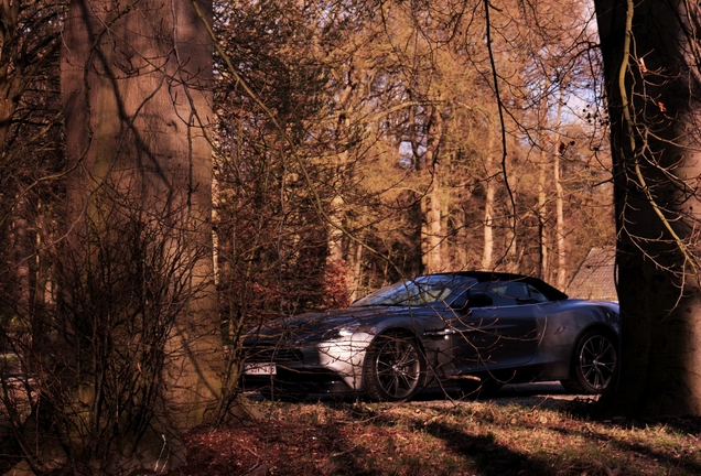 Aston Martin Vanquish Volante