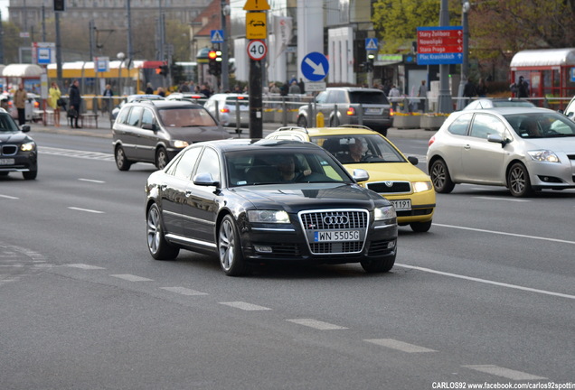 Audi S8 D3