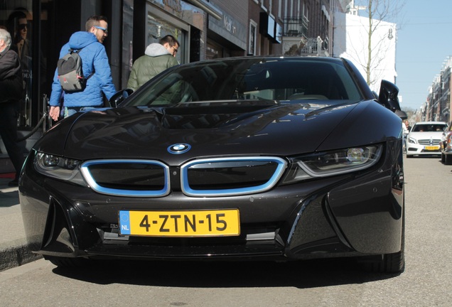 BMW i8