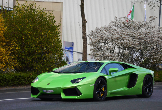 Lamborghini Aventador LP700-4