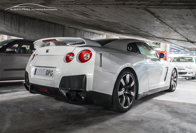 Nissan GT-R