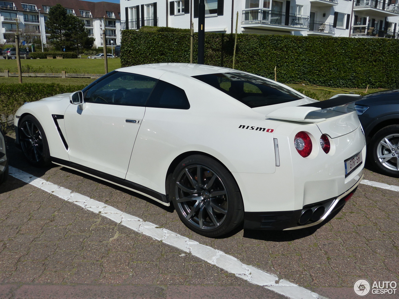 Nissan GT-R 2011