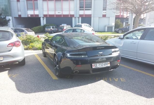 Aston Martin V12 Vantage Carbon Black Edition