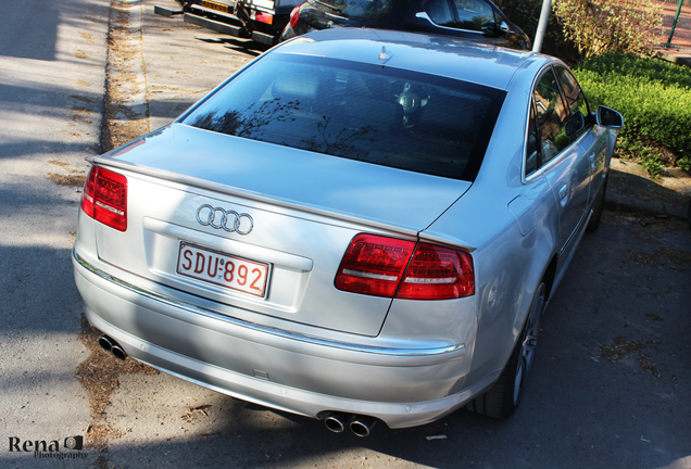 Audi S8 D3