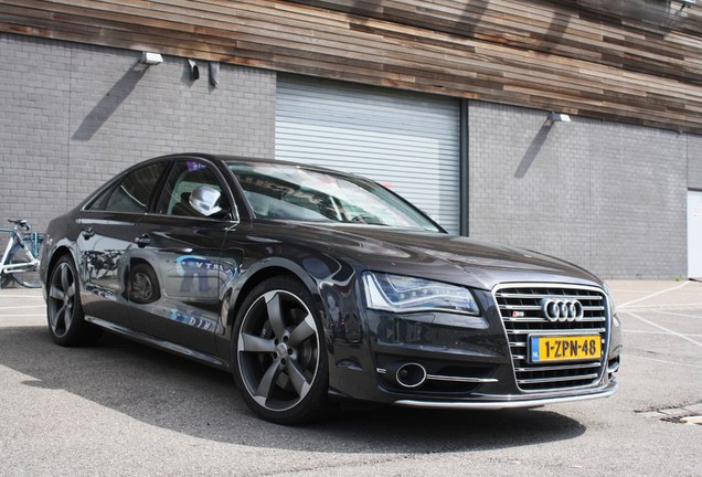 Audi S8 D4