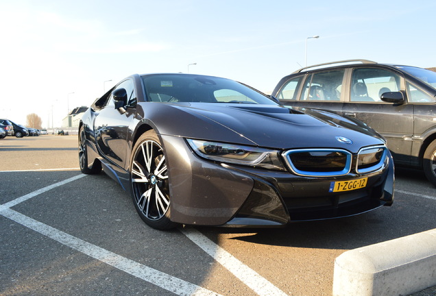 BMW i8