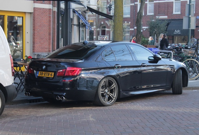 BMW M5 F10 2011