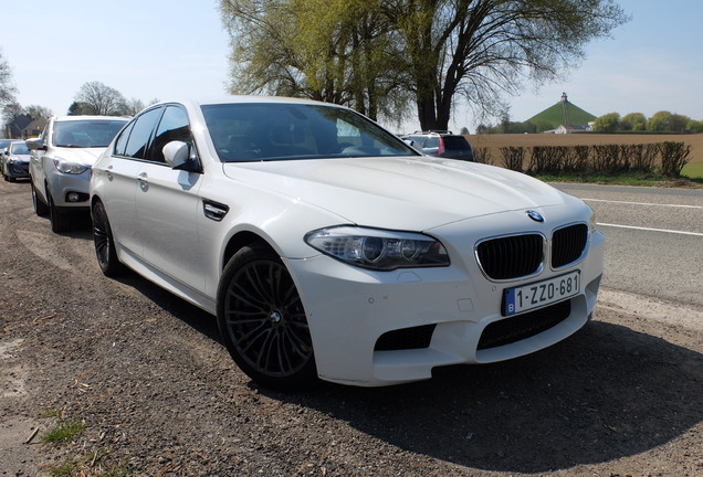 BMW M5 F10 2011