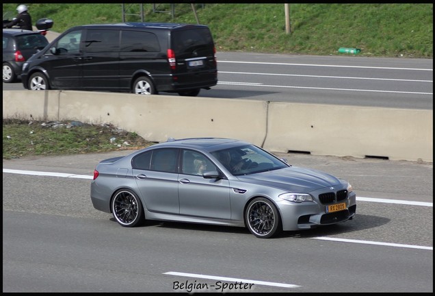 BMW M5 F10 2011