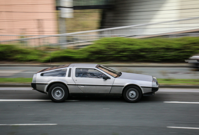 DeLorean DMC-12