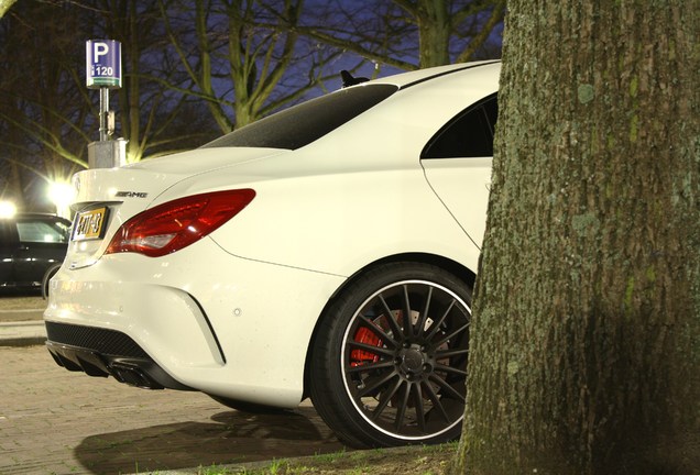 Mercedes-Benz CLA 45 AMG C117