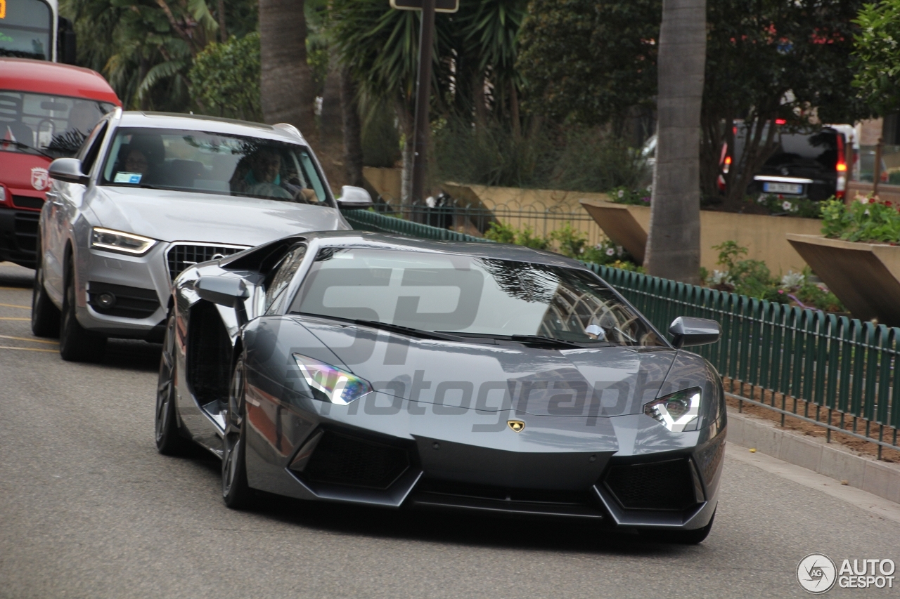 Lamborghini Aventador LP700-4