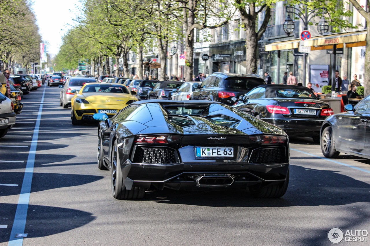 Lamborghini Aventador LP700-4 Roadster