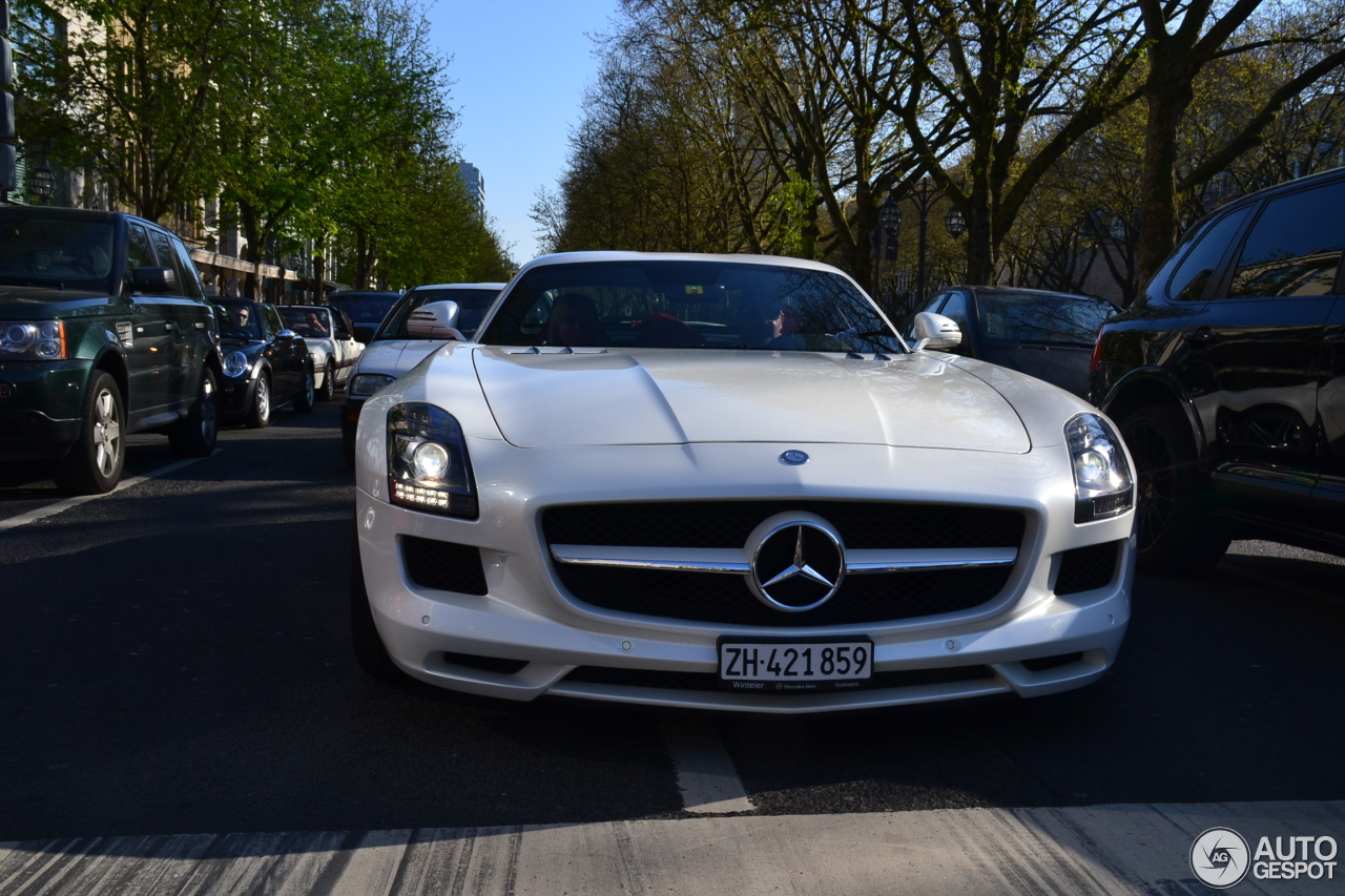 Mercedes-Benz SLS AMG