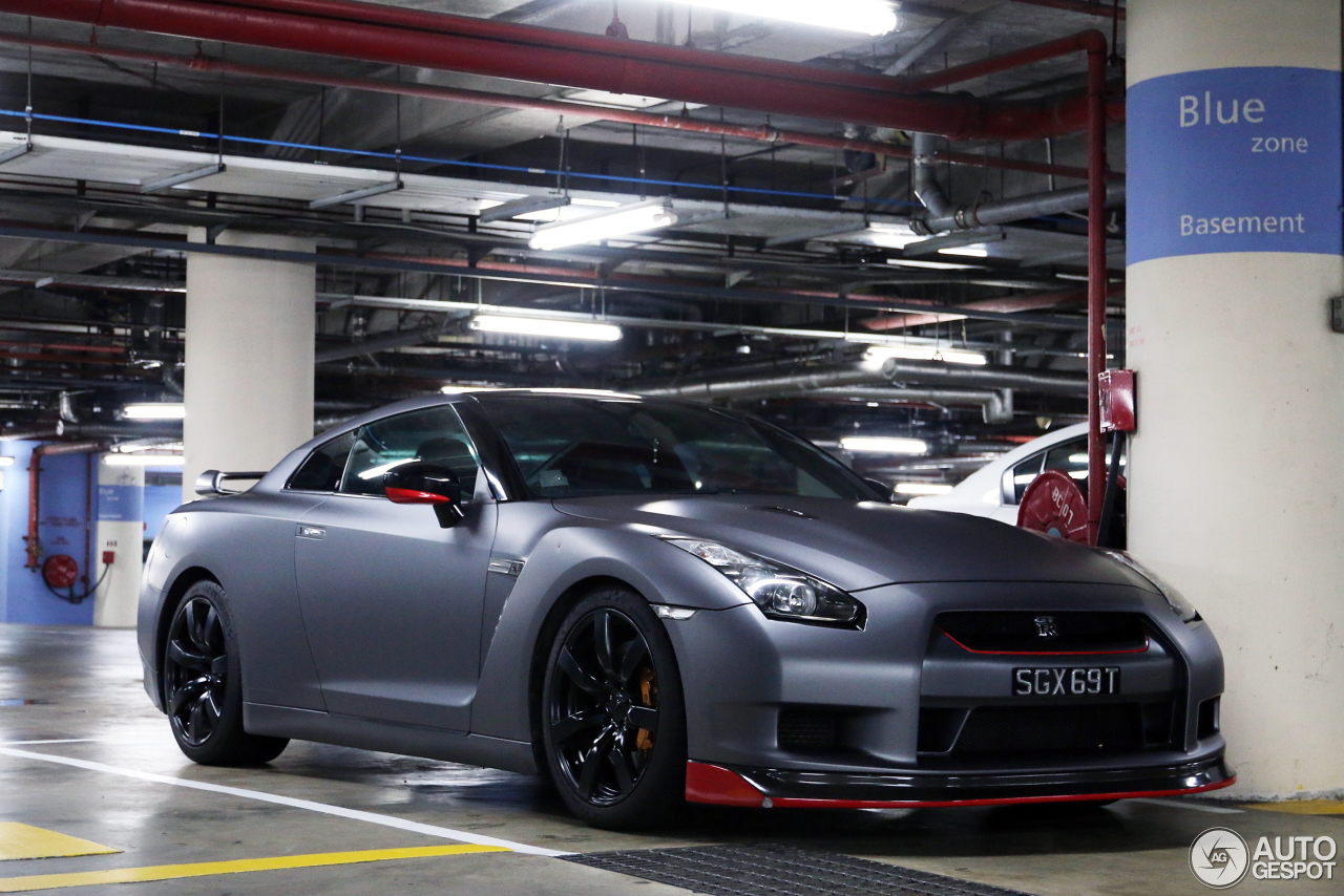 Nissan GT-R