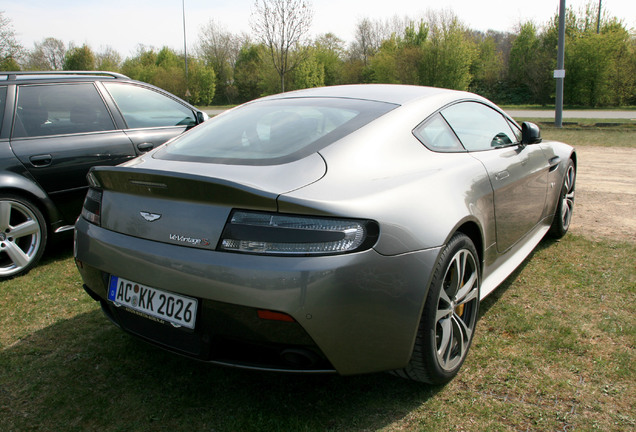 Aston Martin V12 Vantage S