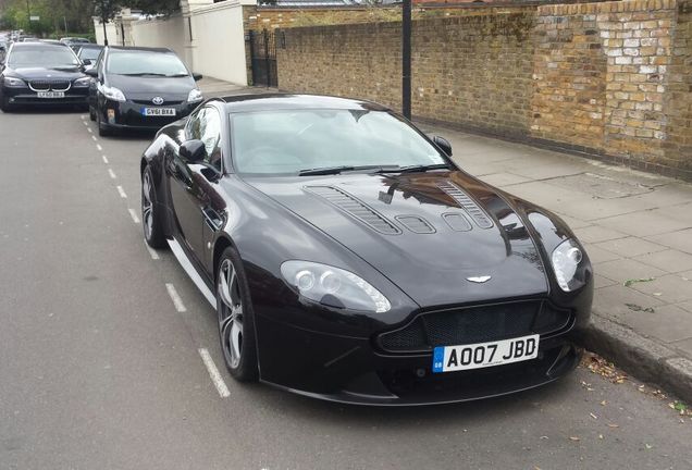 Aston Martin V12 Vantage S