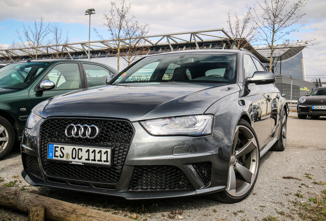 Audi RS4 Avant B8