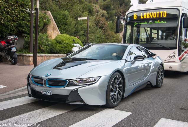 BMW i8