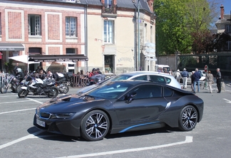 BMW i8