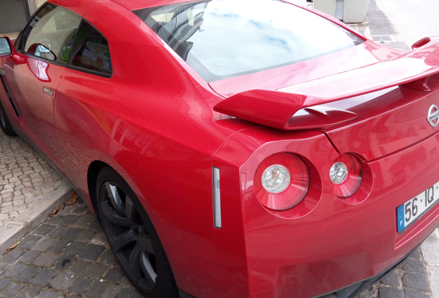 Nissan GT-R