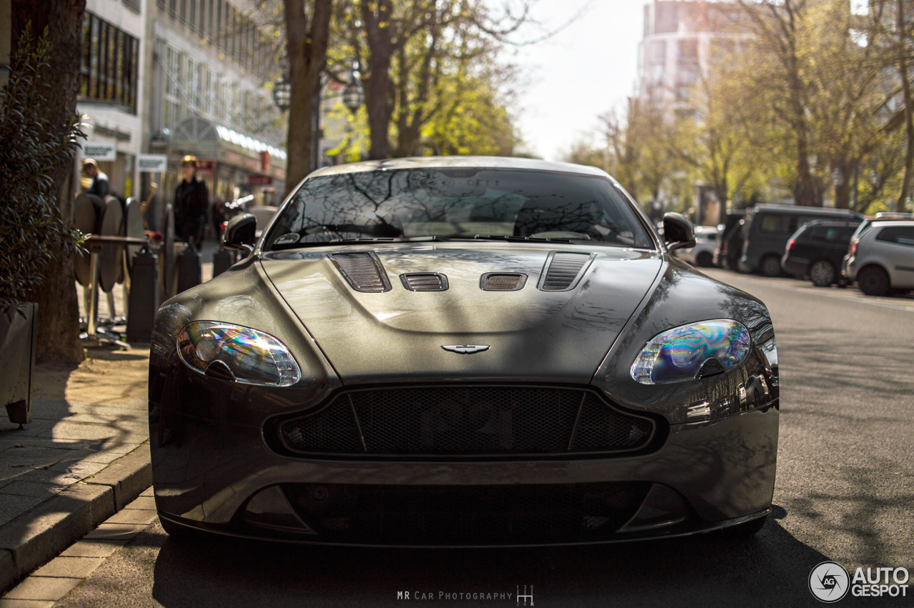 Aston Martin V12 Vantage S