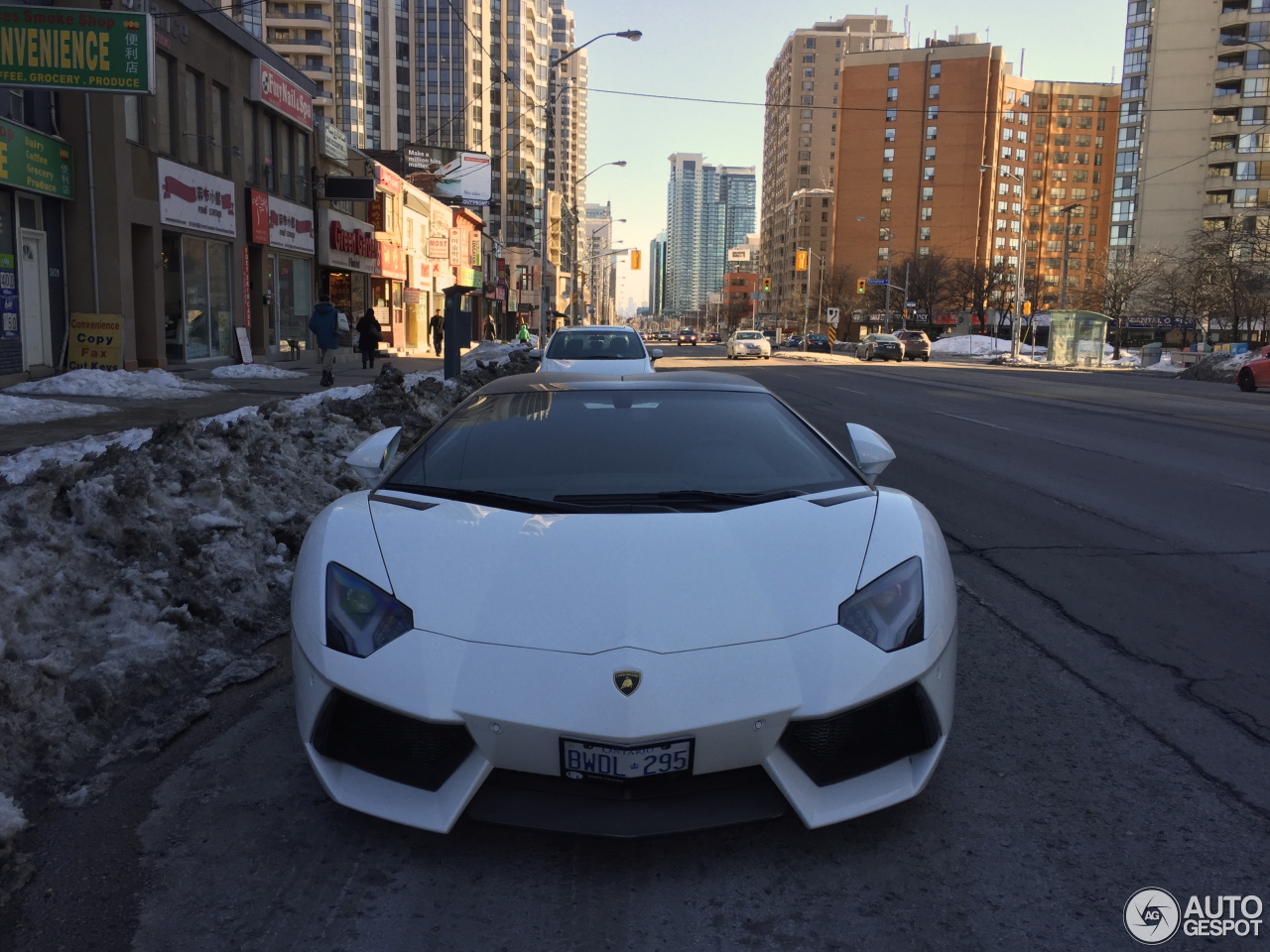 Lamborghini Aventador LP700-4 Roadster